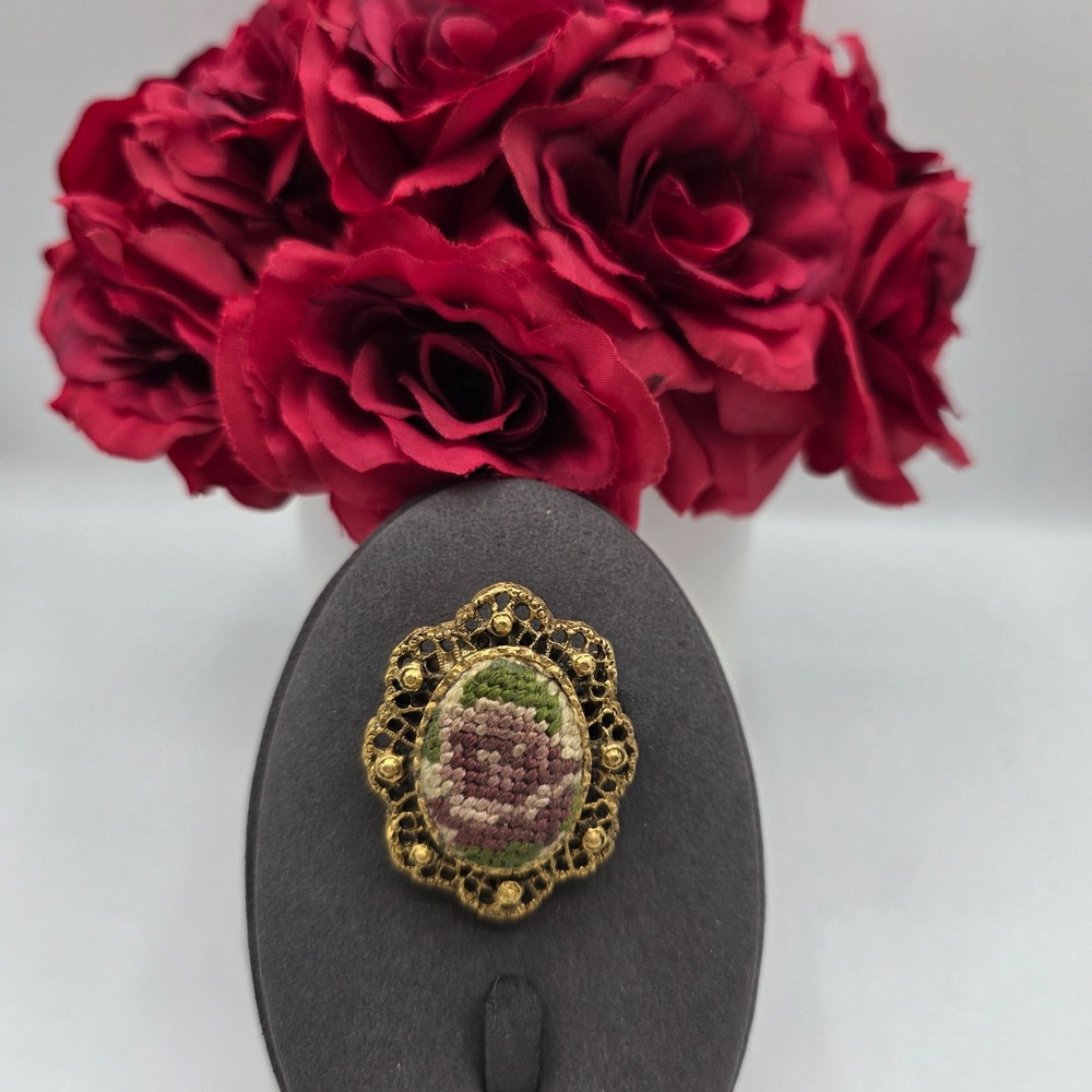 Vintage Gold Tone Needlepoint Brooch Floral Oval Pendant Pin Jewelry Estate